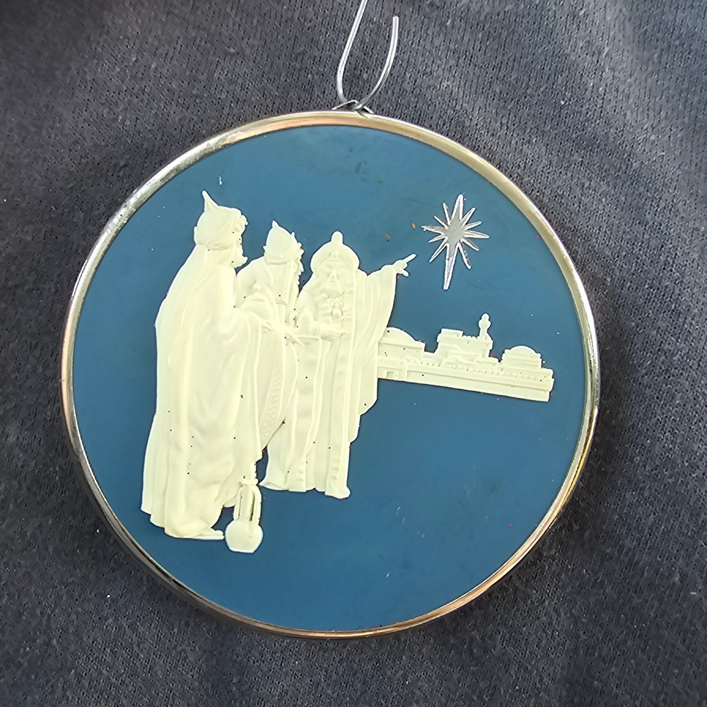 Vintage 1982 Hallmark Three Kings Star of Bethlehem Cameo Christmas Ornament